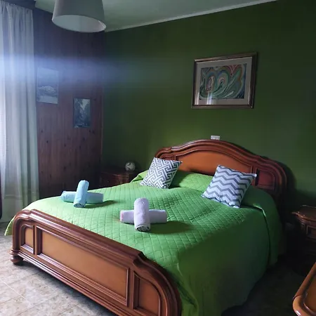 A Due Passi Dai Lupi Holiday home Civitella Alfedena