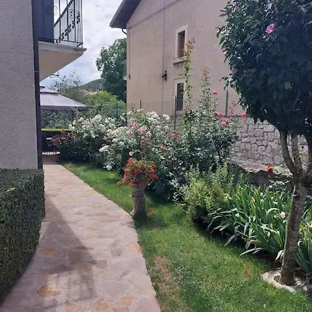 A Due Passi Dai Lupi Feriehus Civitella Alfedena