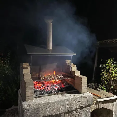 A Due Passi Dai Lupi 펜션