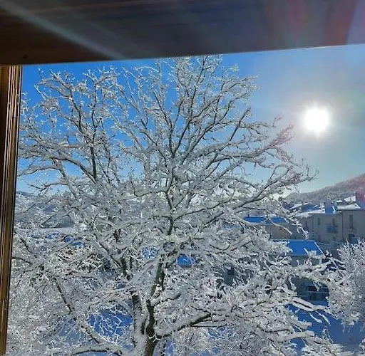 A Due Passi Dai Lupi * צ'יביטלה אלפדנה