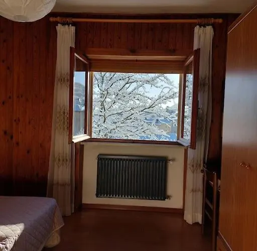 בית נופש A Due Passi Dai Lupi צ'יביטלה אלפדנה