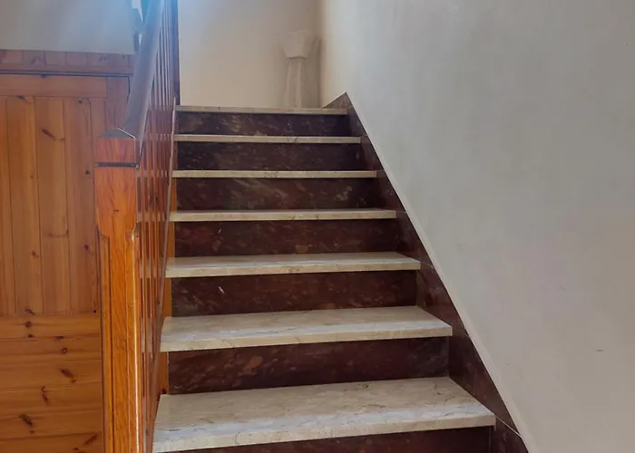 A Due Passi Dai Lupi *